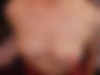 Live cam show with MichelMomsen - Latina on Camsoda