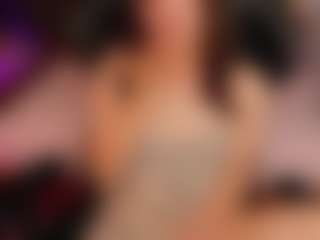 Live cam show with MichelMomsen - Small Ass on TeamSkeetLive