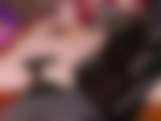 MichelMomsen's Live Sex Cam Show