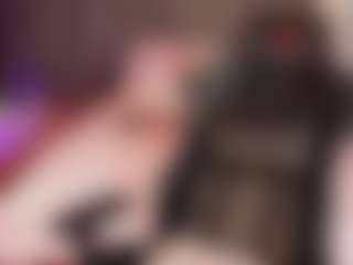 MichelMomsen's Live Sex Cam Show