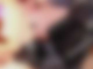 MichelMomsen's Live Sex Cam Show