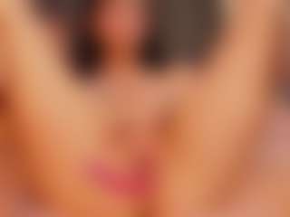Live cam show with MichelMomsen - Flashing on Dolls Live