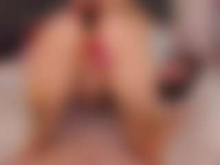MichelMomsen's Live Sex Cam Show