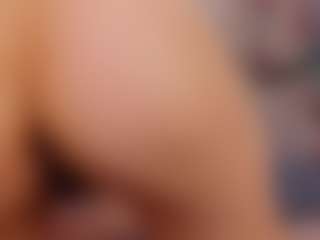 Live cam show with MichelMomsen - Dildo on Camsoda
