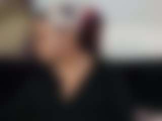 Khaya Parker MILF webcam performer live streaming