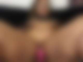 Live cam show with Khaya Parker - Strip on Camsoda