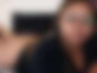 Khaya Parker MILF webcam performer live streaming