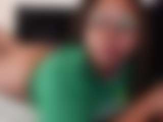 Khaya Parker MILF webcam performer live streaming