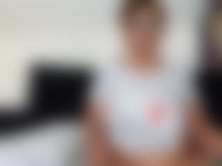 Khaya Parker MILF webcam performer live streaming