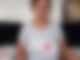 Khaya Parker MILF webcam performer live streaming