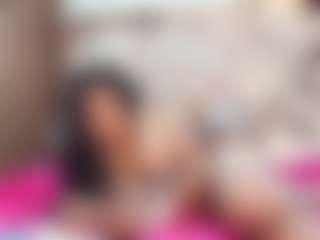 Live cam show with AMA - Black on StripNow