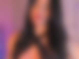 Live cam show with Rosselfinol - Tease on intimatelivegirls.com