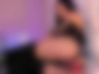 Live cam show with Rosselfinol - Average on makecum.org