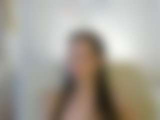 Live cam show with Kelly - Thin on AdultVida.com