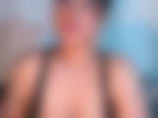 Live cam show with NinaTejeiro - BBW on StripNow