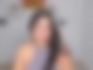 Live cam show with emily-villamil - Cute on Camsoda