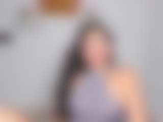 Live cam show with emily-villamil - Thin on chickslive.net
