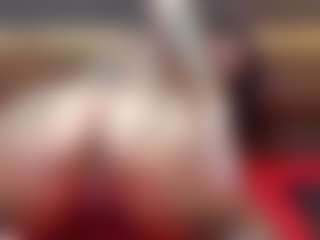 Live cam show with TessaWtsn - Mature Middle Aged on Cam Slut