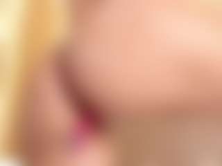 Live cam show with Agatha Black - Oil on Camsoda