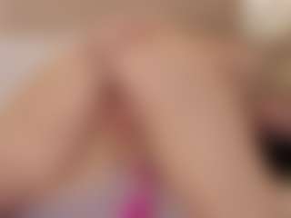 Live cam show with Agatha Black - Bedroom on Camsoda