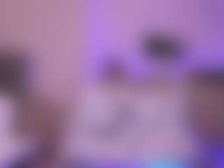 Live cam show with Dia - Skinny on Instabang