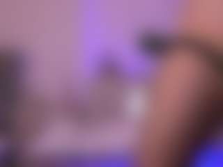 Live cam show with Dia - Brown Hair on livesuperchat.net