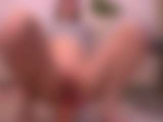 Live cam show with Dia - Fingering on Camsoda