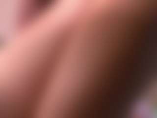 Live cam show with Dia - Brown Hair on Gym Cam Girls