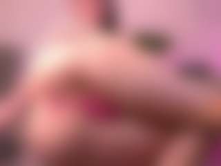 Live cam show with Dia - Young Adult on Free Soda