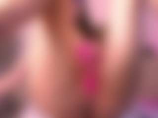 Live cam show with Dia - Toys on StripNow