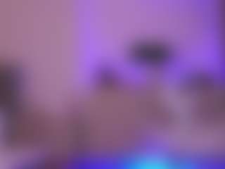 Live cam show with Dia - Spank on Camsoda