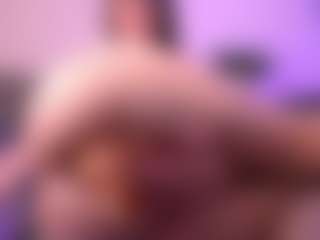 Live cam show with Dia - Pornstar Ebony on Chatstar
