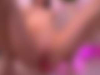 Live cam show with Dia - Wet on boobsie.com