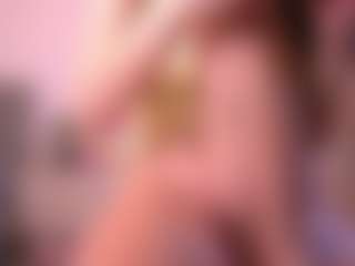 Live cam show with Dia - Small Tits on Hubzter Live
