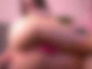 Live cam show with Dia - Skinny Teen (18+) on CamClone