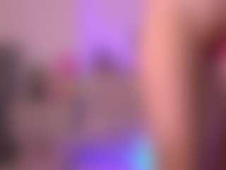 Live cam show with Dia - Dildo Or Vibrator on Cam Slut