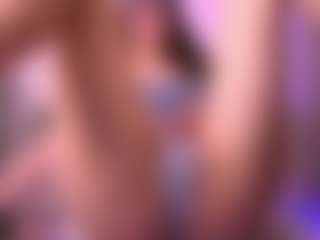 Live cam show with Dia - Small Tits Brown Hair on Camsoda