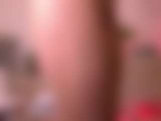 Live cam show with Dia - Squirt on Camsoda