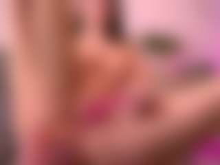 Live cam show with Dia - Brown Hair on Camsoda