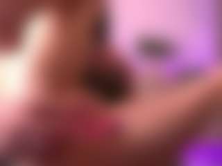 Live cam show with Dia - Big Ass Teen (18+) on AdultVida.com