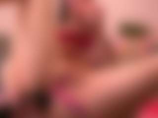 Live cam show with Dia - Fingering on Dolls Live