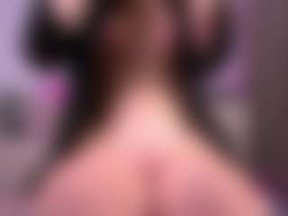 Live cam show with Dia - Fingers on CamClone