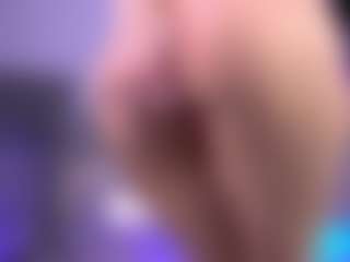 Live cam show with Dia - Small Tits Young Adult on liverealitysex.com