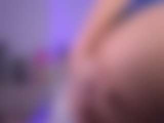 Live cam show with Dia - Brown Eyes Teen (18+) on alttransgirls
