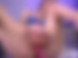 Live cam show with Dia - Shaved Pussy Brown Hair on eurowanks.com