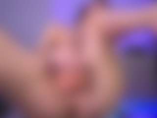 Live cam show with Dia - Dildo Brown Hair on Stripli.com