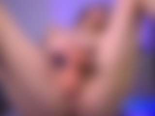 Live cam show with Dia - Brown Eyes on x69.live