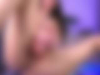 Live cam show with Dia - Dildo on Camsoda