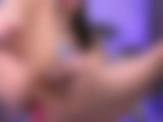 Live cam show with Dia - Blowjob Brown Hair on StripNow