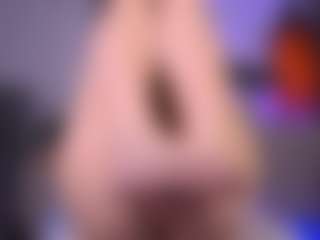 Live cam show with Dia - Sexy on Camsoda Late Night